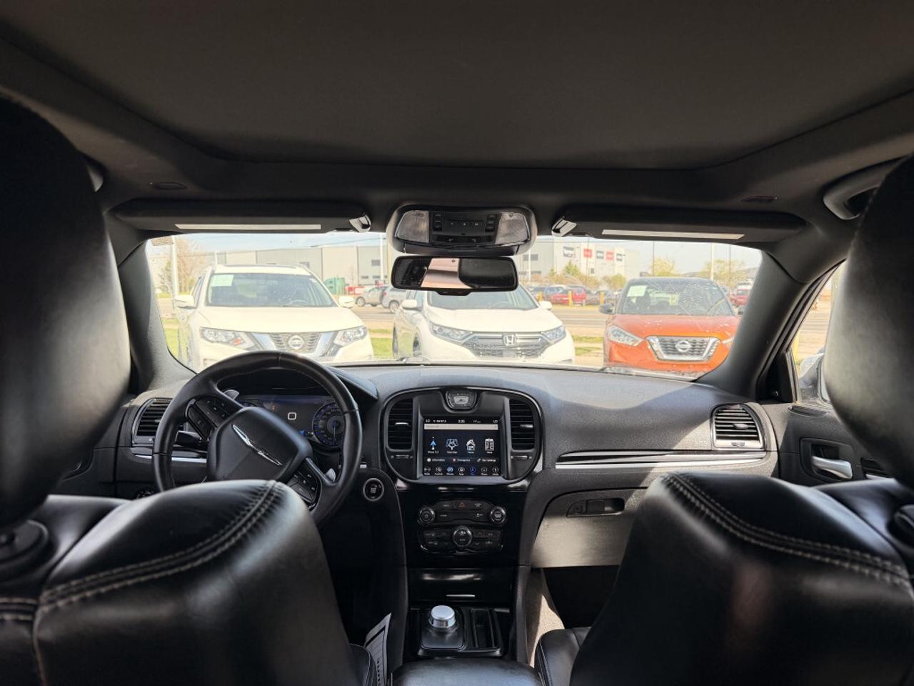 2018 Chrysler 300 300S AWD NAV LEATHER PANOROOF CAMERA HTD SEATS Photo