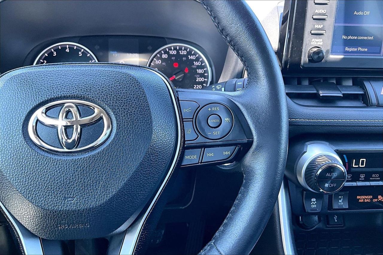 2021 Toyota RAV4 XLE AWD   SUNROOF   POWER TRUNK   HEAT SEATS/STEER Photo