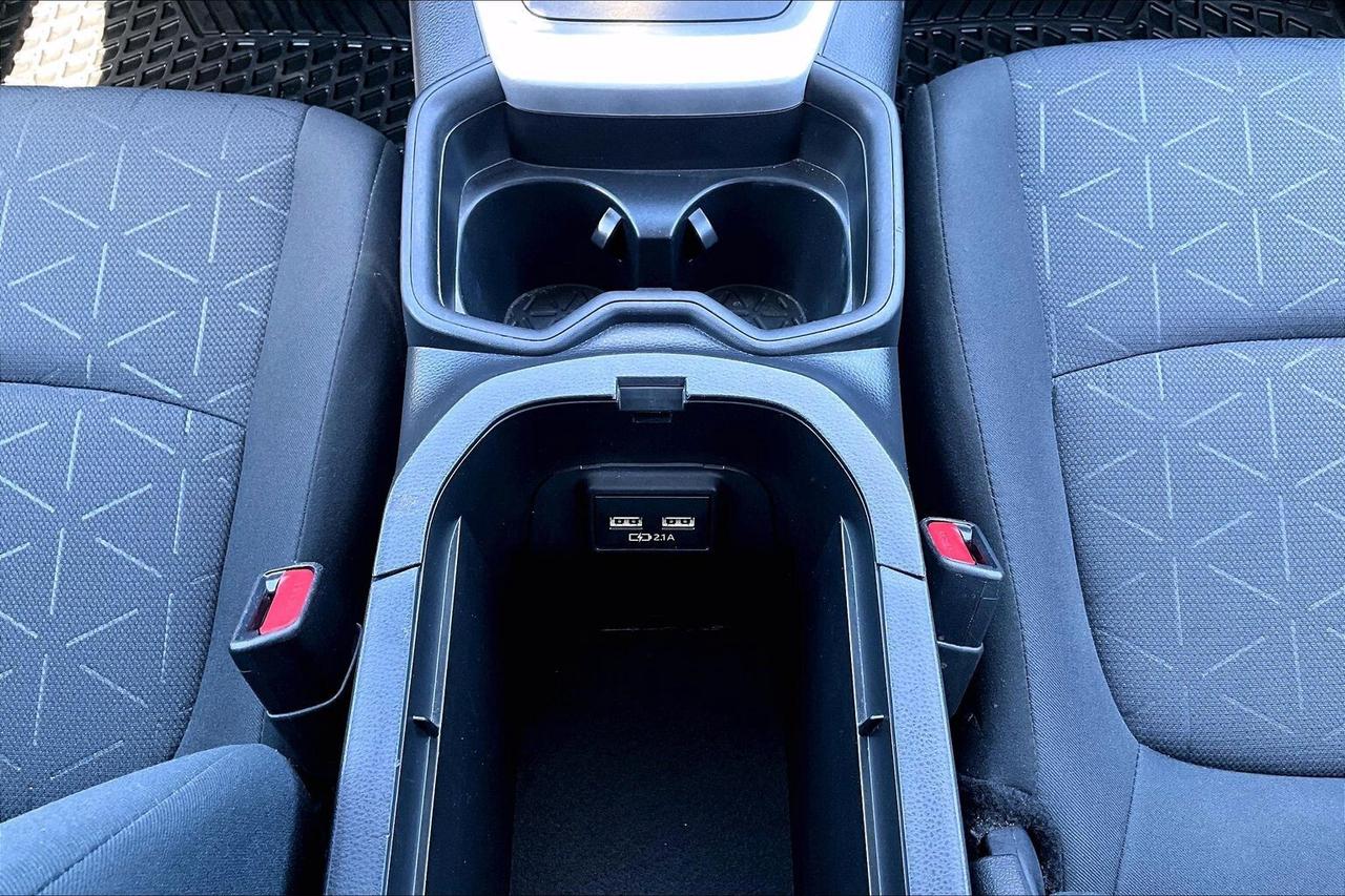 2021 Toyota RAV4 XLE AWD   SUNROOF   POWER TRUNK   HEAT SEATS/STEER Photo