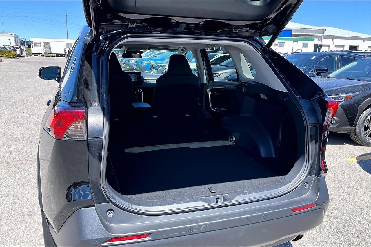 2021 Toyota RAV4 XLE AWD   SUNROOF   POWER TRUNK   HEAT SEATS/STEER Photo