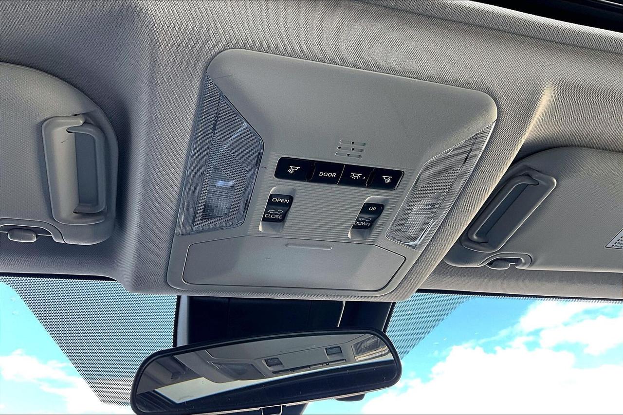 2021 Toyota RAV4 XLE AWD   SUNROOF   POWER TRUNK   HEAT SEATS/STEER Photo