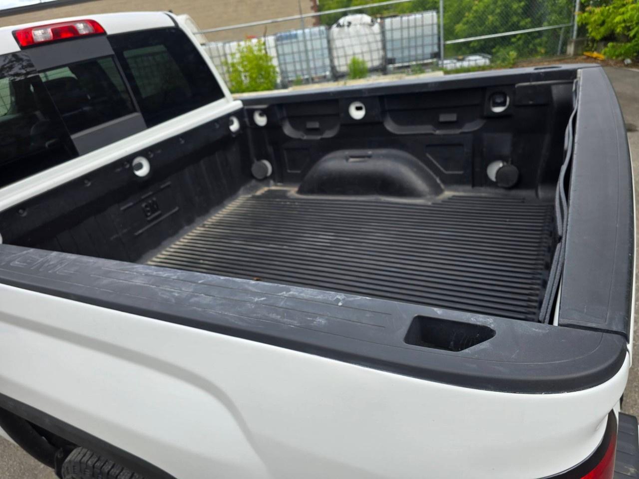 2014 GMC Sierra 1500 4WD Crew Cab Standard Box SLT Photo