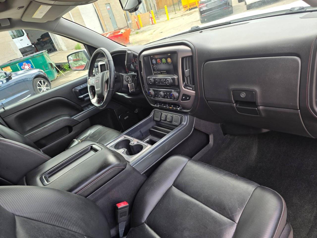2014 GMC Sierra 1500 4WD Crew Cab Standard Box SLT Photo