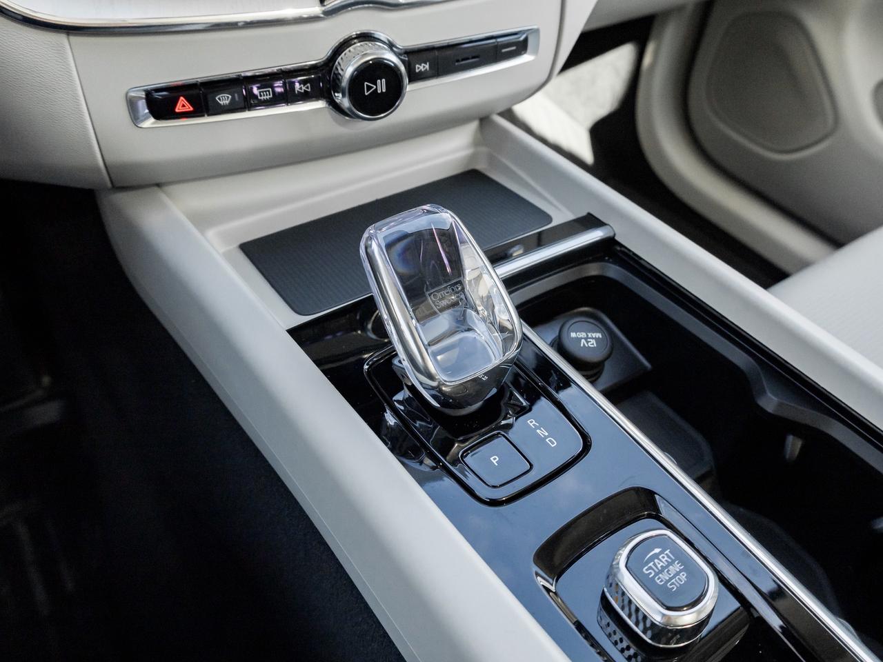2026 Volvo XC60 Plug-In Hybrid T8 AWD Ultra Dark Theme  EXEC DEMO  LIKE NEW Photo