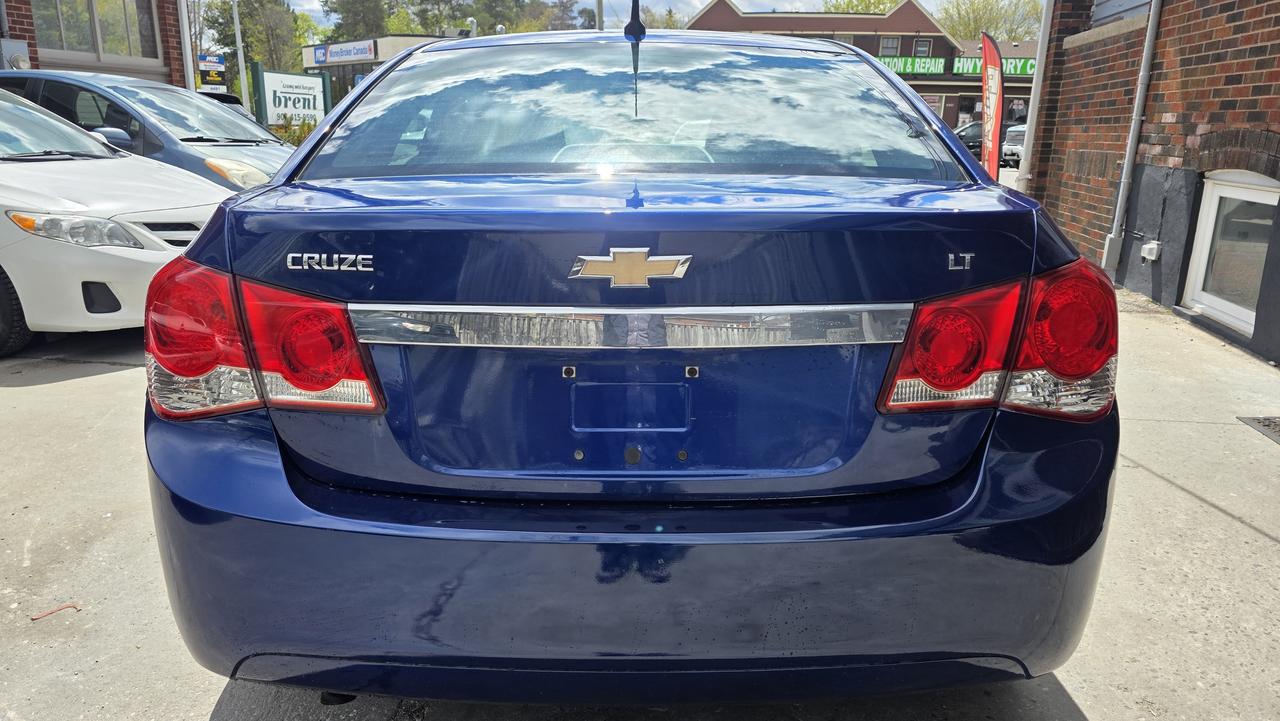 2012 Chevrolet Cruze 1LT Photo