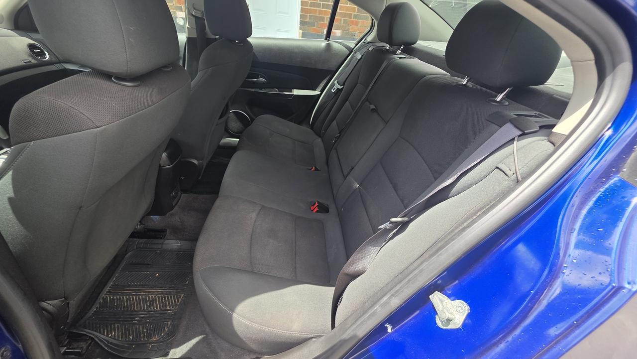 2012 Chevrolet Cruze 1LT Photo