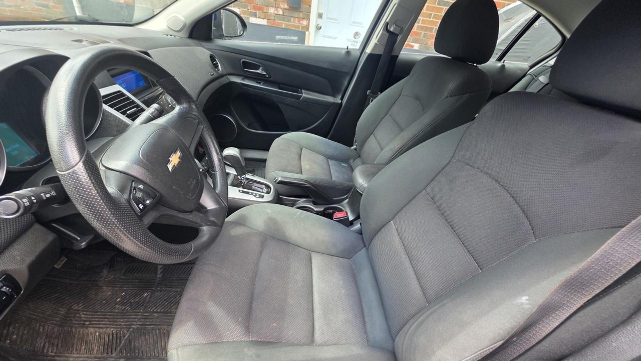 2012 Chevrolet Cruze 1LT Photo