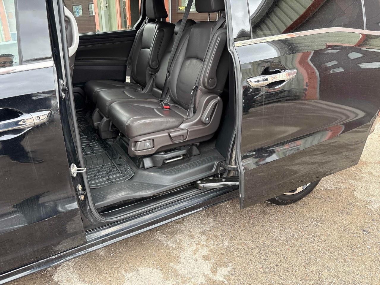 2019 Honda Odyssey Touring Auto Photo