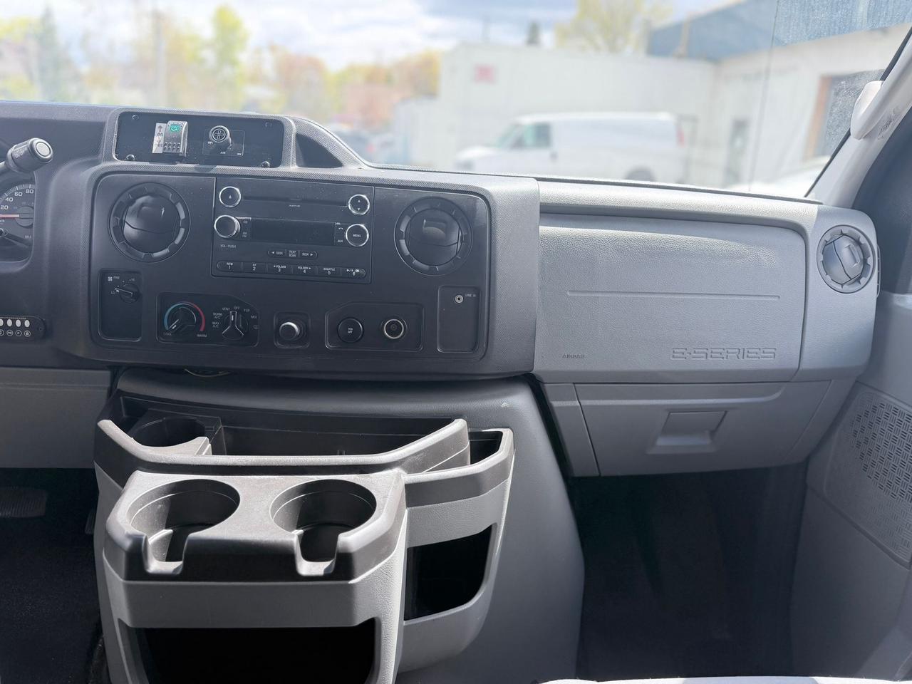 2012 Ford E-Series SUPER DUTY COMMERCIAL Photo