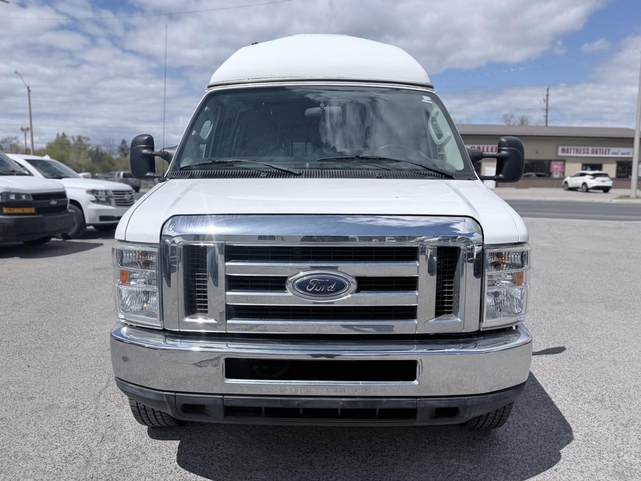 2012 Ford E-Series SUPER DUTY COMMERCIAL Photo