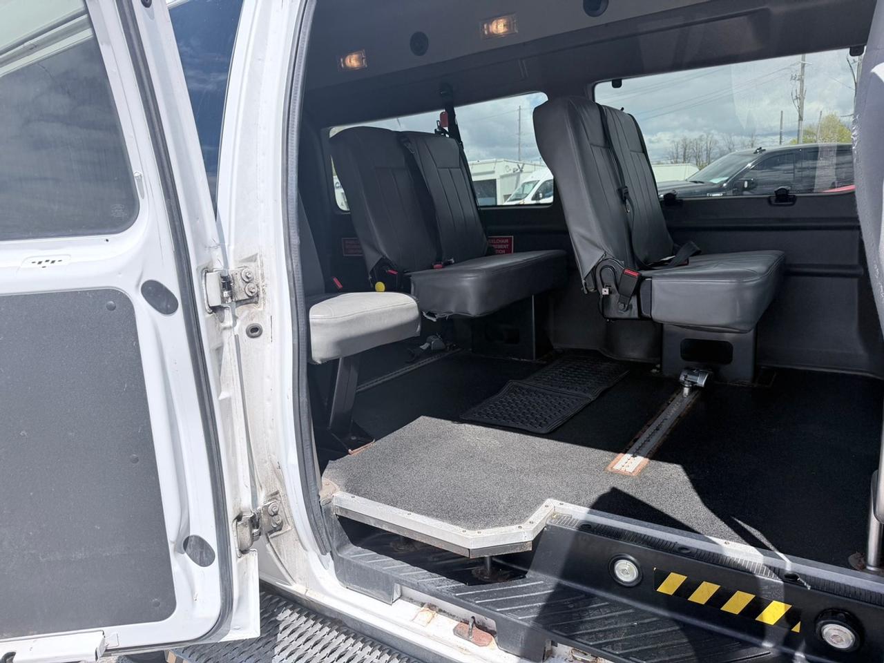 2012 Ford E-Series SUPER DUTY COMMERCIAL Photo