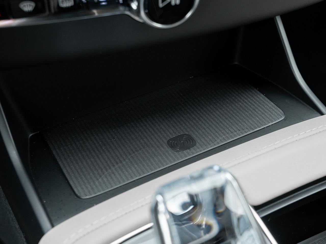 2026 Volvo XC90 B6 AWD Ultra Dark Theme  CPO RATE fr 2.99%* Photo