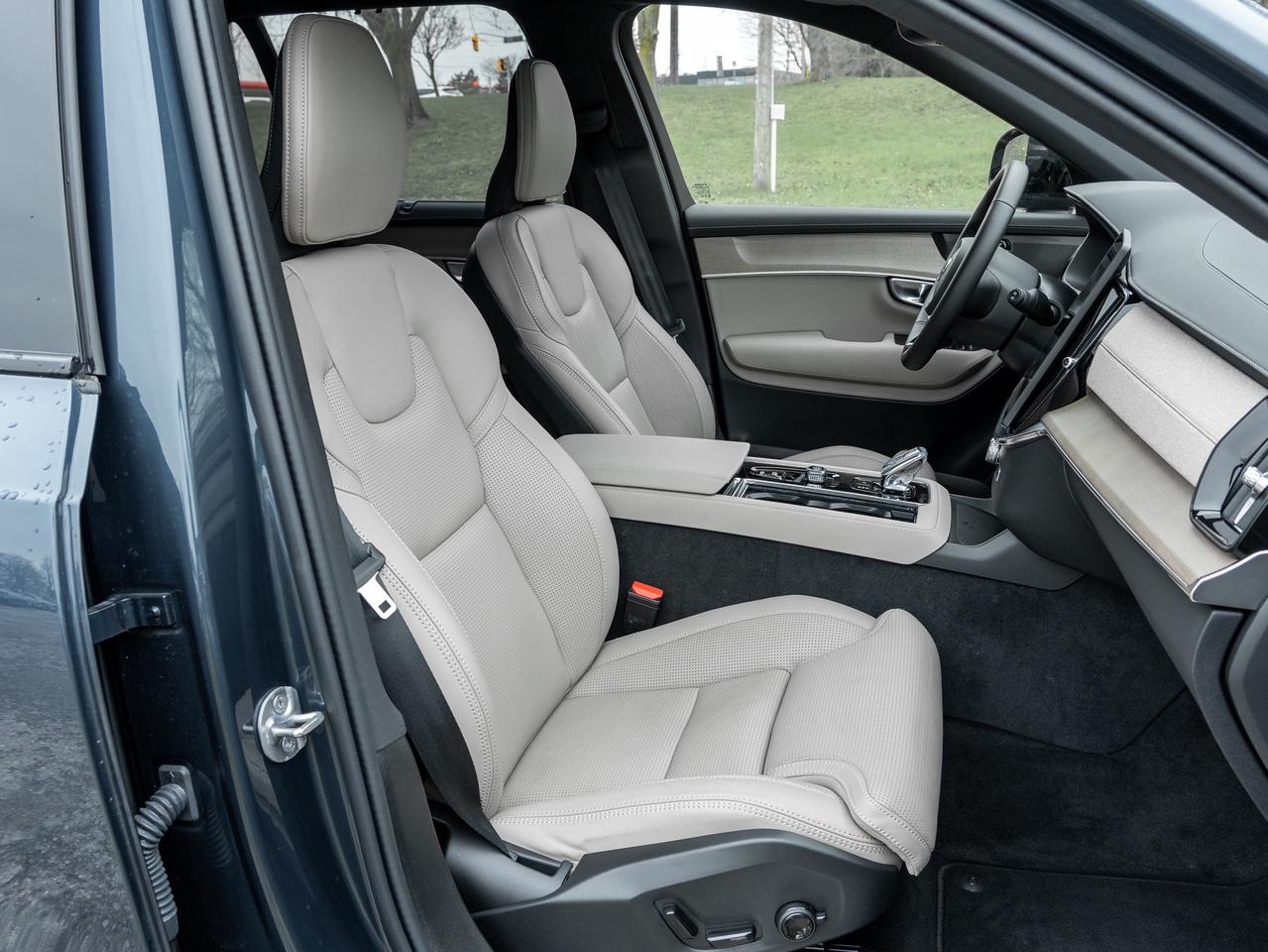 2026 Volvo XC90 B6 AWD Ultra Dark Theme  CPO RATE fr 2.99%* Photo