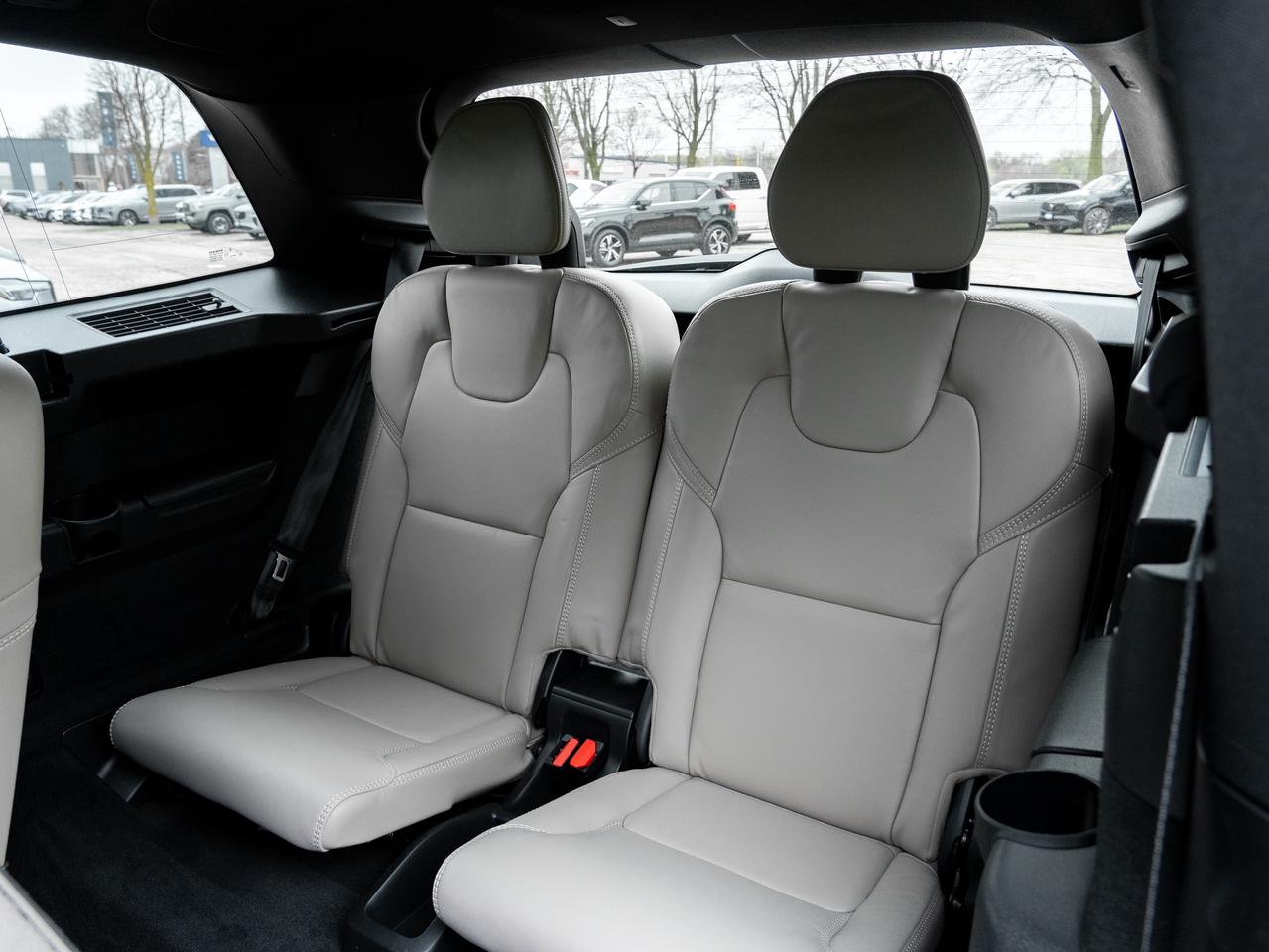 2026 Volvo XC90 B6 AWD Ultra Dark Theme  CPO RATE fr 2.99%* Photo
