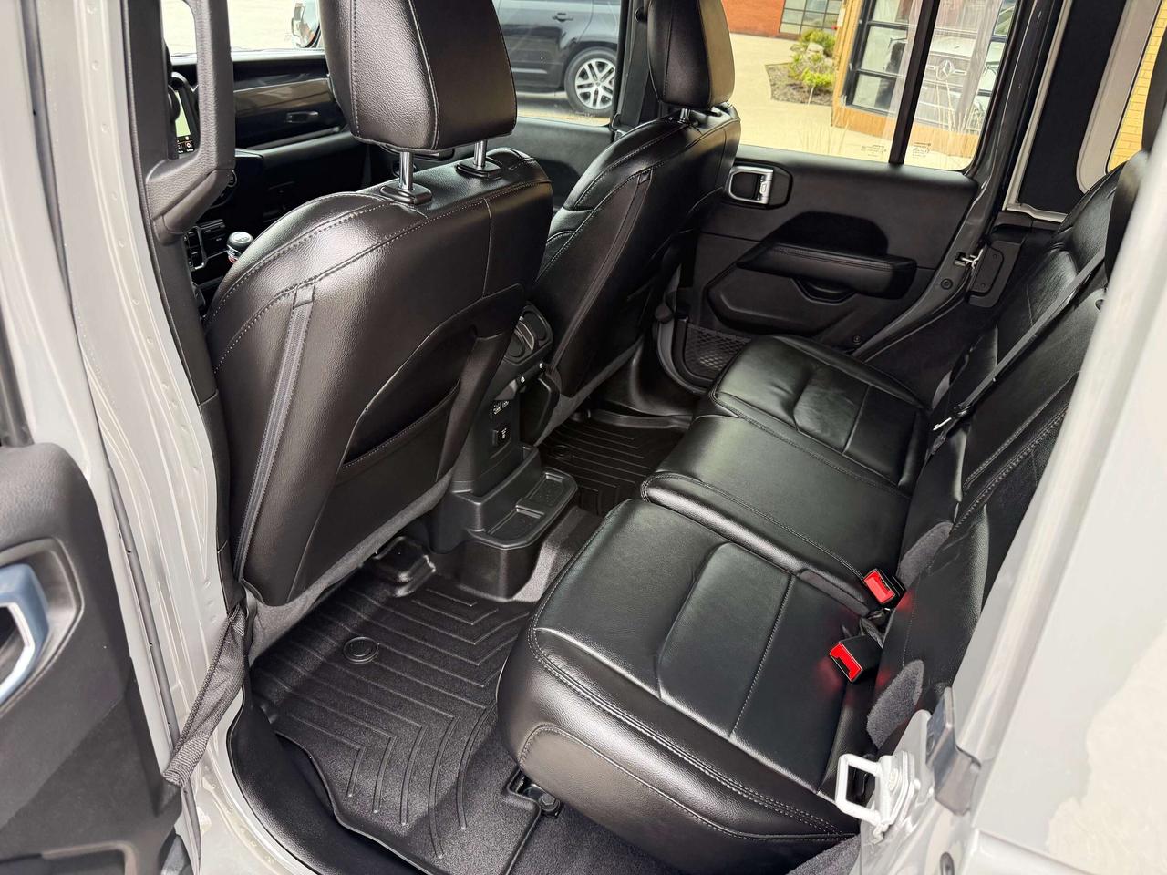 2021 Jeep Wrangler Altitude 1 Owner 6 Speed Clean Carfax Certified Photo