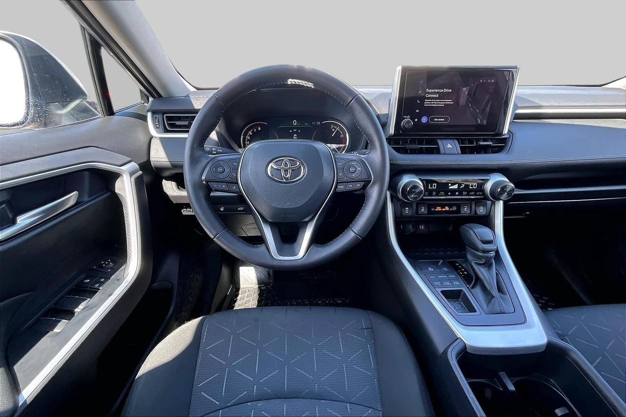 2025 Toyota RAV4 XLE AWD   SUNROOF   HEAT SEAT/STEER   ADAPT CRUISE Photo