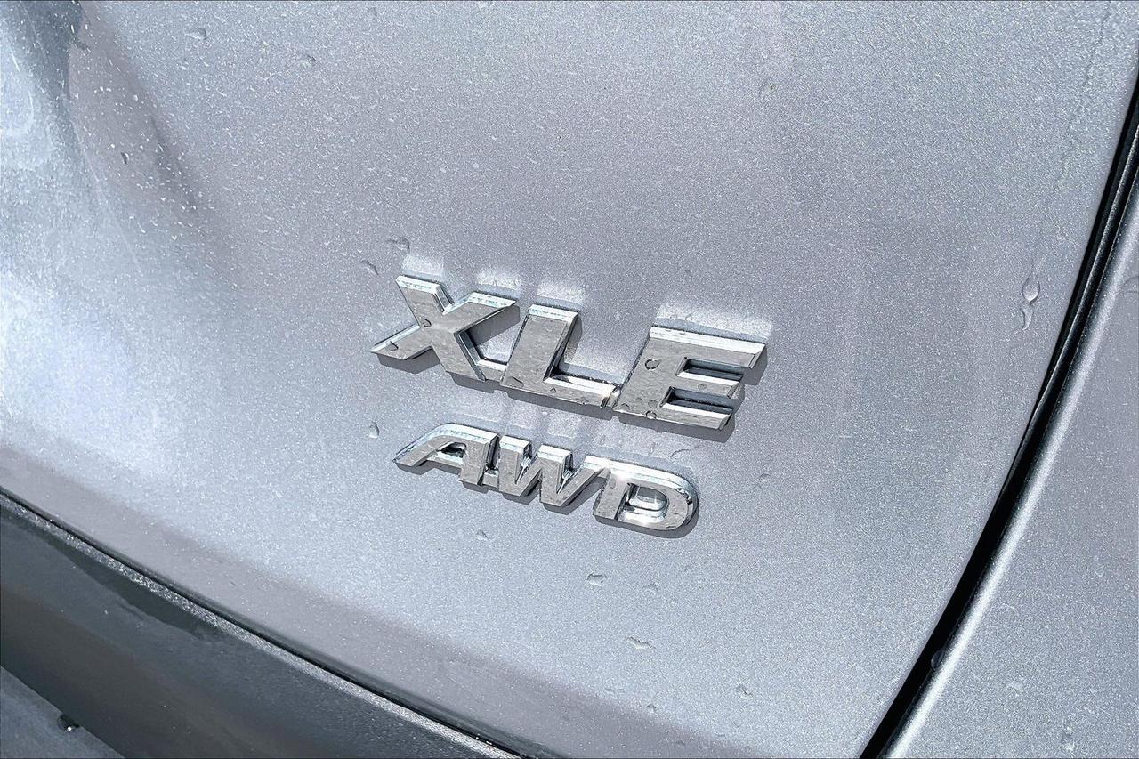 2025 Toyota RAV4 XLE AWD   SUNROOF   HEAT SEAT/STEER   ADAPT CRUISE Photo