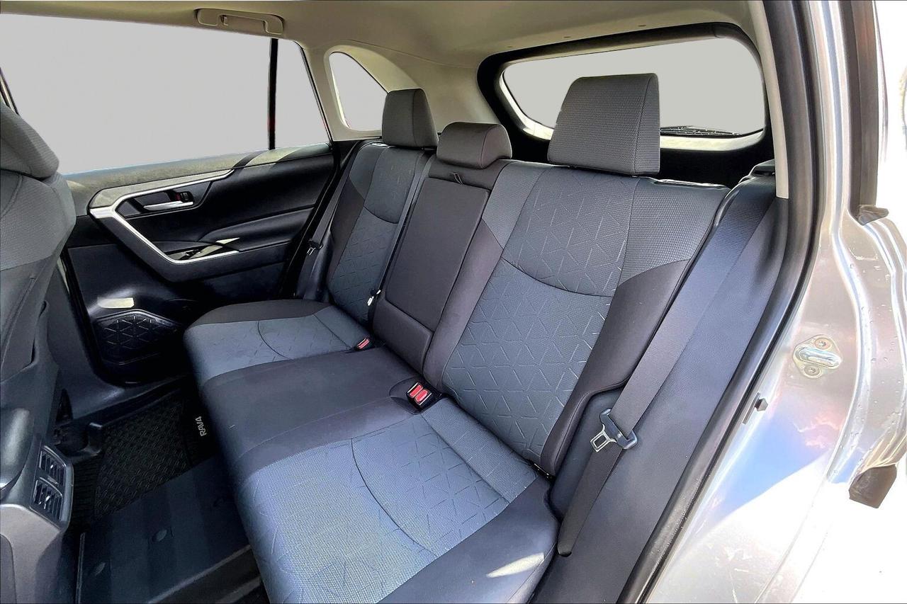 2025 Toyota RAV4 XLE AWD   SUNROOF   HEAT SEAT/STEER   ADAPT CRUISE Photo