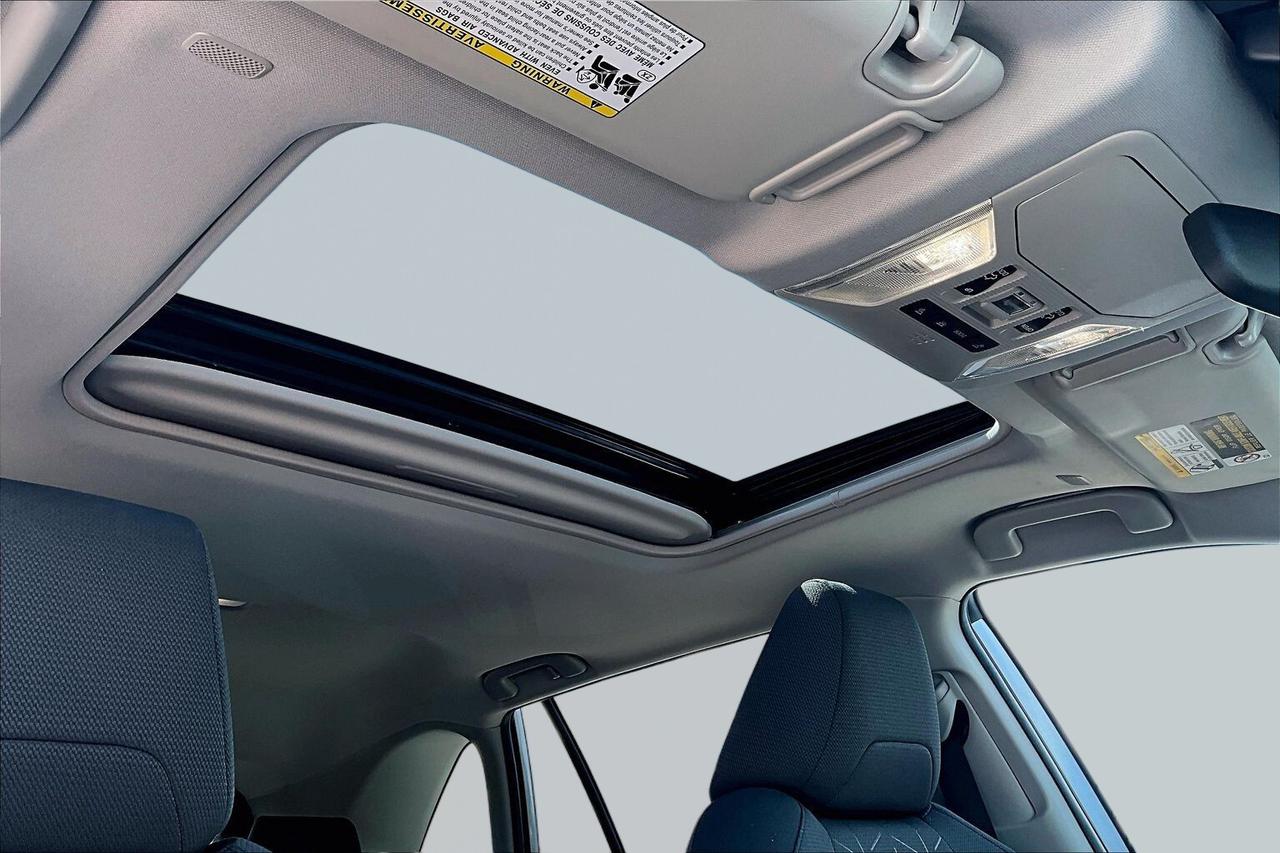 2025 Toyota RAV4 XLE AWD   SUNROOF   HEAT SEAT/STEER   ADAPT CRUISE Photo