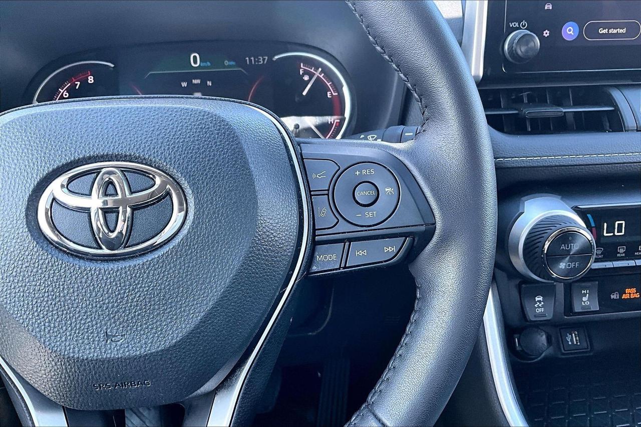 2025 Toyota RAV4 XLE AWD   SUNROOF   HEAT SEAT/STEER   ADAPT CRUISE Photo