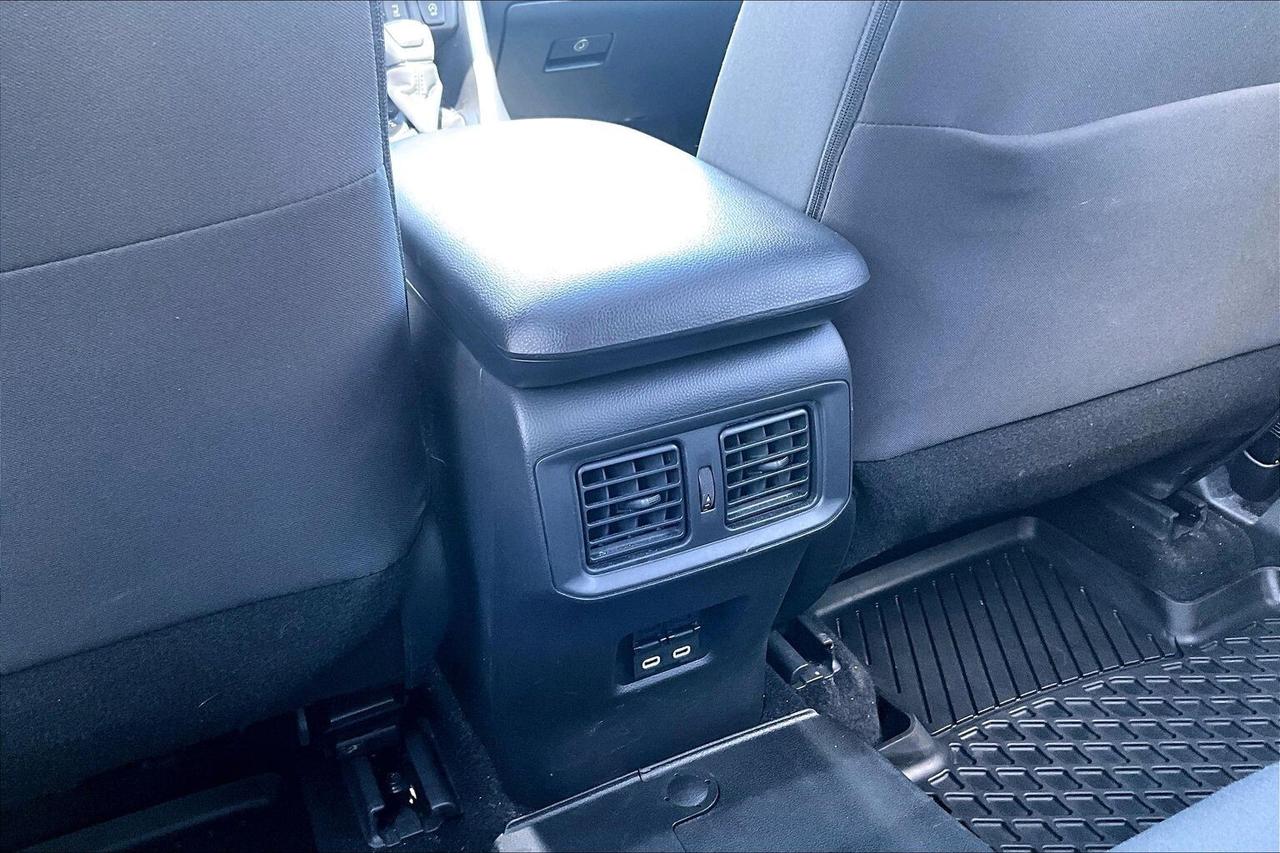 2025 Toyota RAV4 XLE AWD   SUNROOF   HEAT SEAT/STEER   ADAPT CRUISE Photo