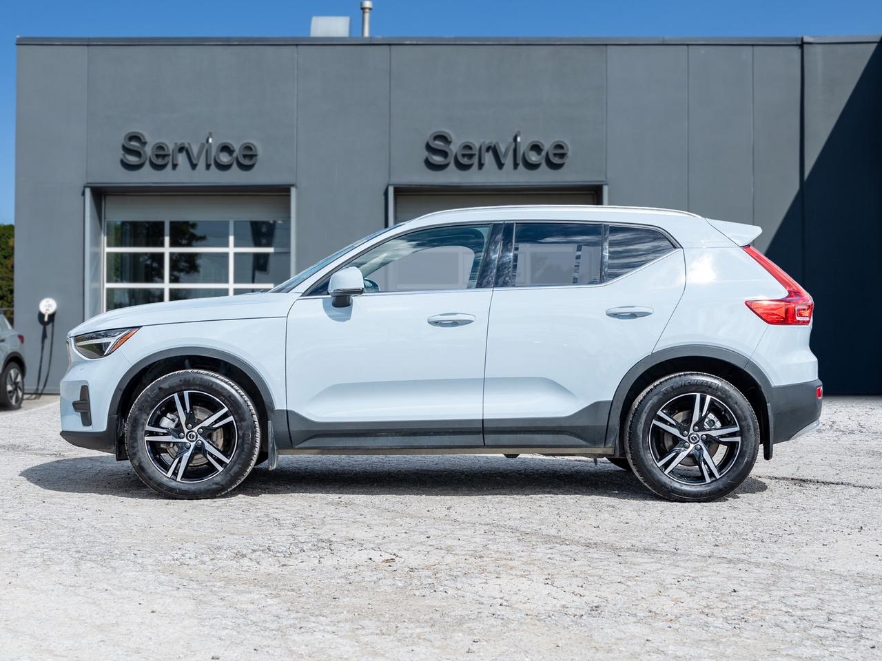 2025 Volvo XC40 B5 AWD Core  CPO FINANCE RATE 3.49%* UPTO 84 MONTH Photo