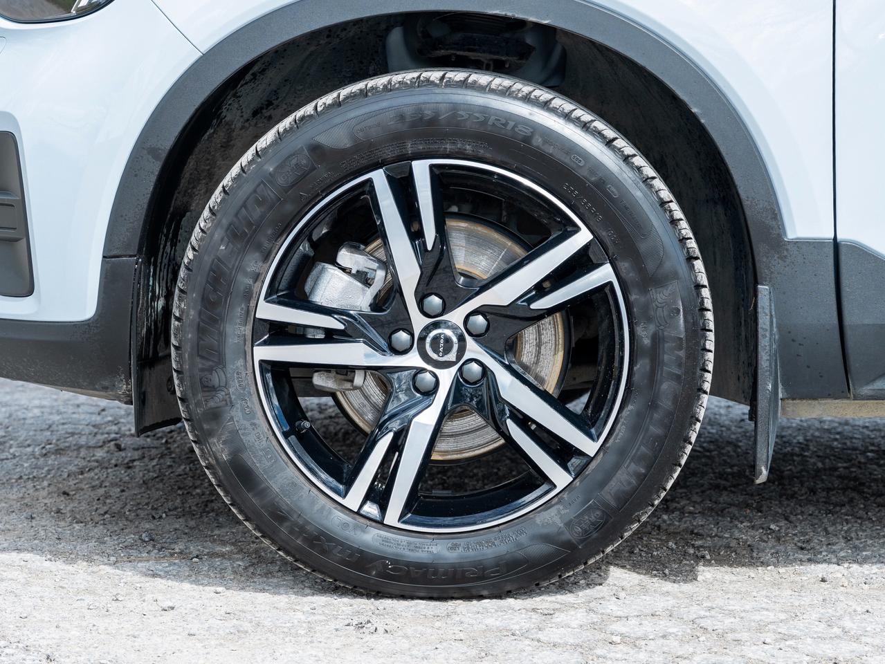 2025 Volvo XC40 B5 AWD Core  CPO FINANCE RATE 3.49%* UPTO 84 MONTH Photo