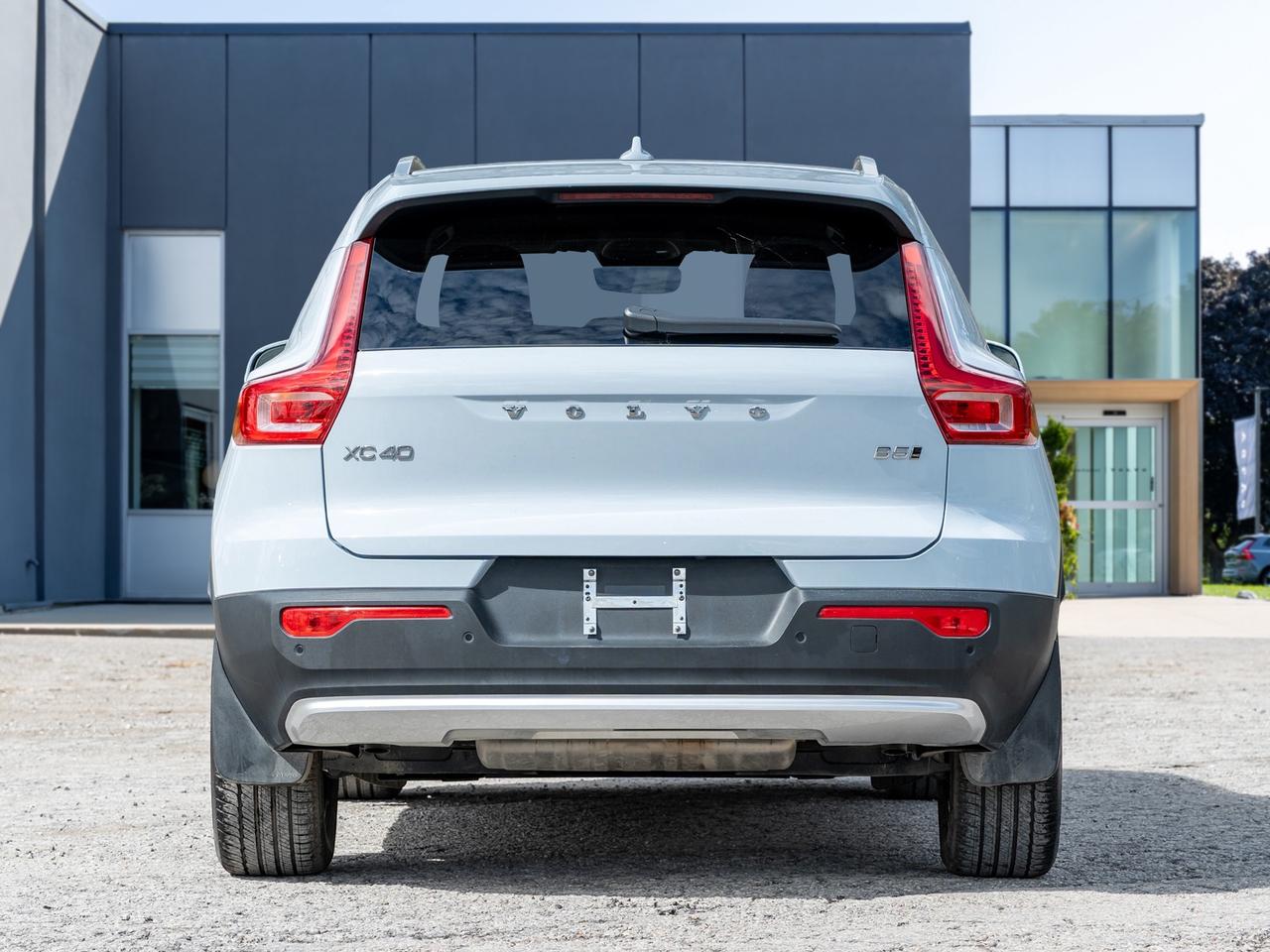 2025 Volvo XC40 B5 AWD Core  CPO FINANCE RATE 3.49%* UPTO 84 MONTH Photo