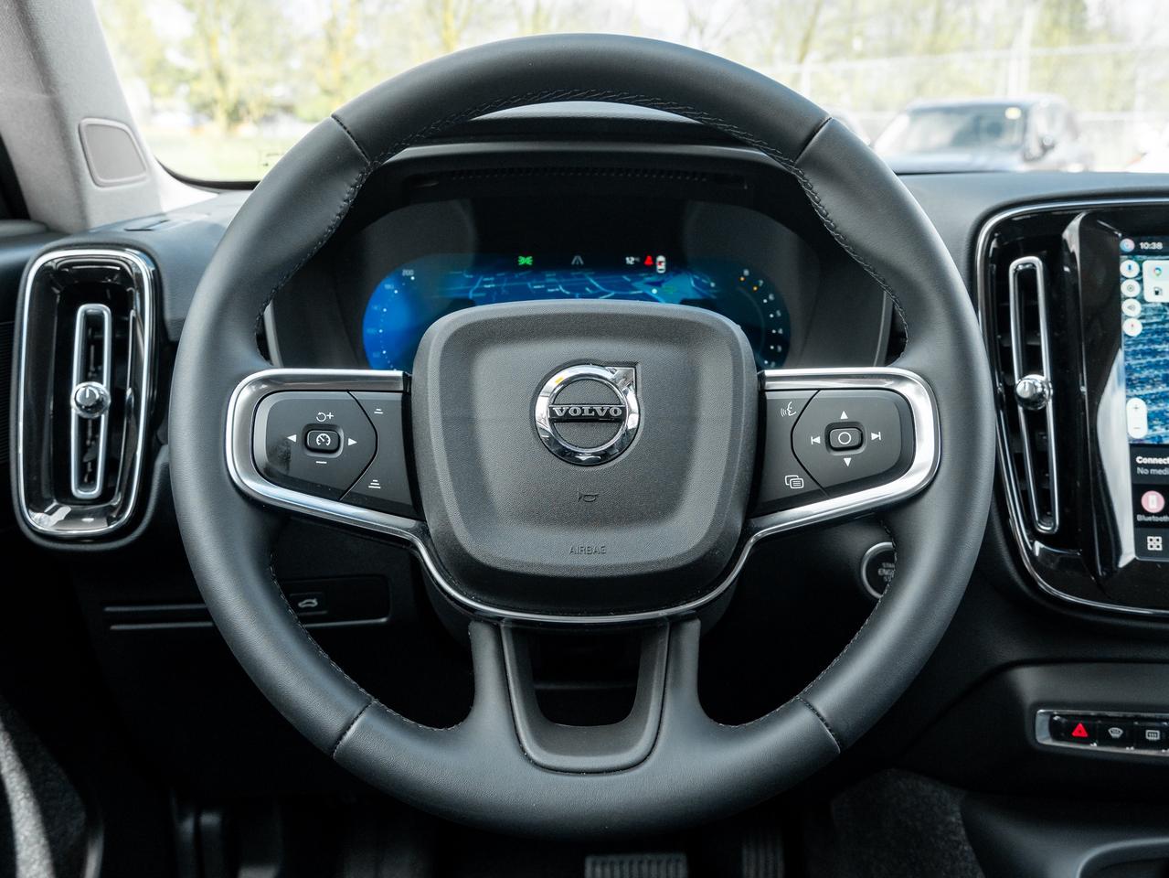2025 Volvo XC40 B5 AWD Core  CPO FINANCE RATE 3.49%* UPTO 84 MONTH Photo
