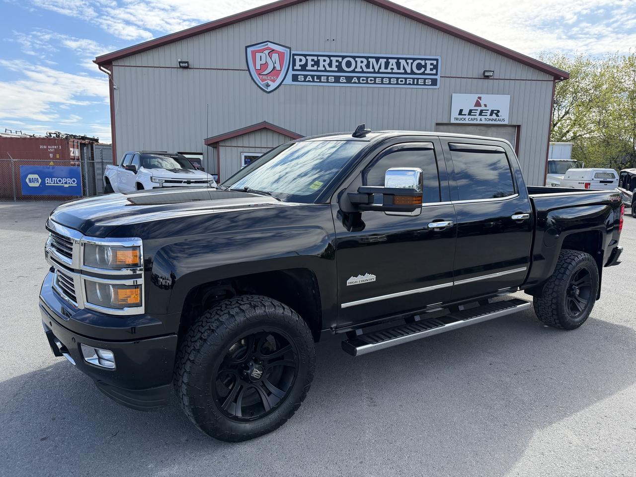 2015 Chevrolet Silverado 1500 4WD Crew Cab 143.5  High Country Photo