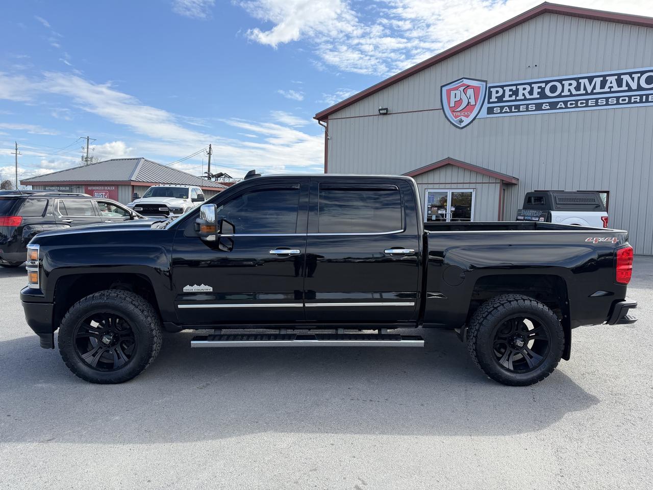 2015 Chevrolet Silverado 1500 4WD Crew Cab 143.5  High Country Photo3