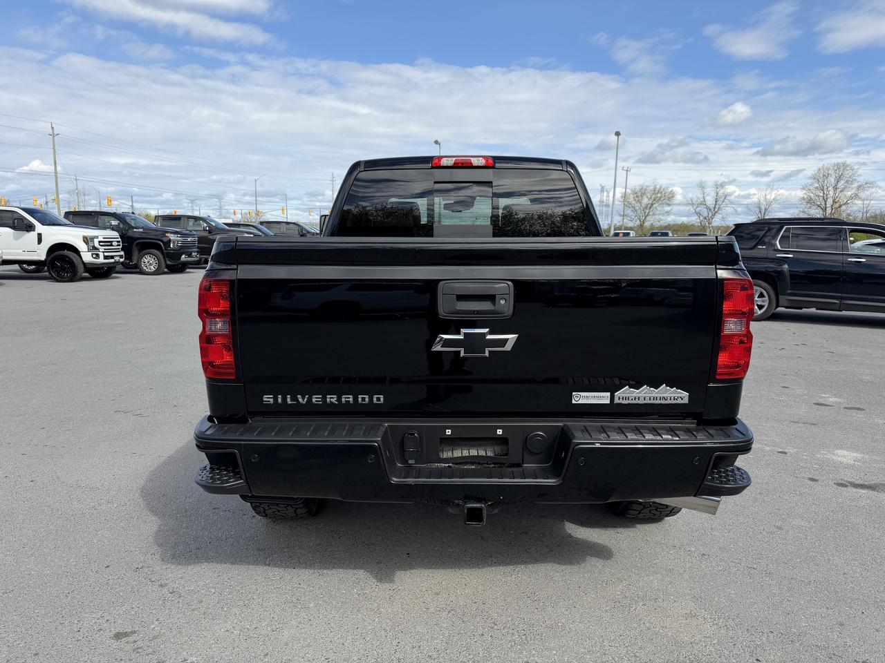 2015 Chevrolet Silverado 1500 4WD Crew Cab 143.5  High Country Photo
