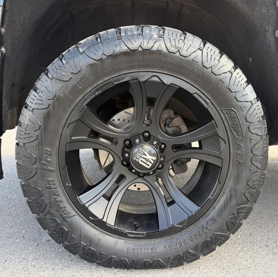 2015 Chevrolet Silverado 1500 4WD Crew Cab 143.5  High Country Photo