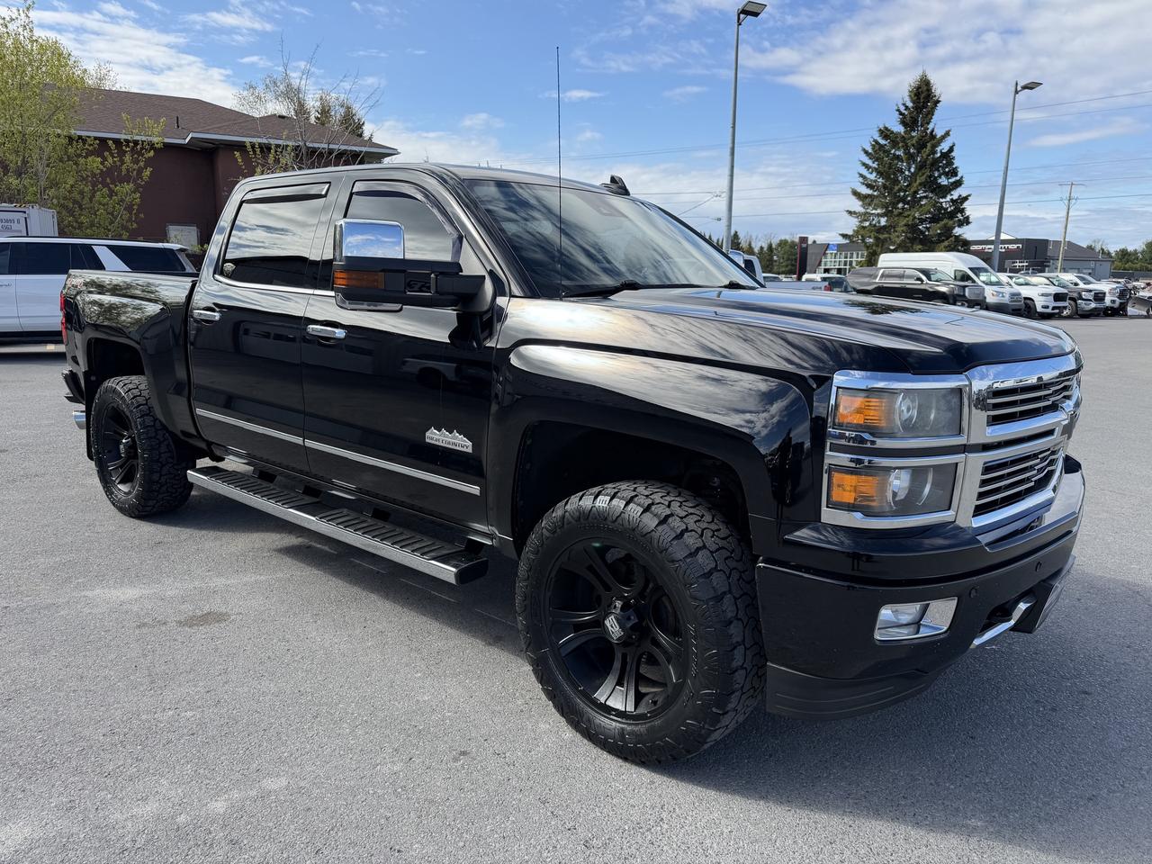 2015 Chevrolet Silverado 1500 4WD Crew Cab 143.5  High Country Photo