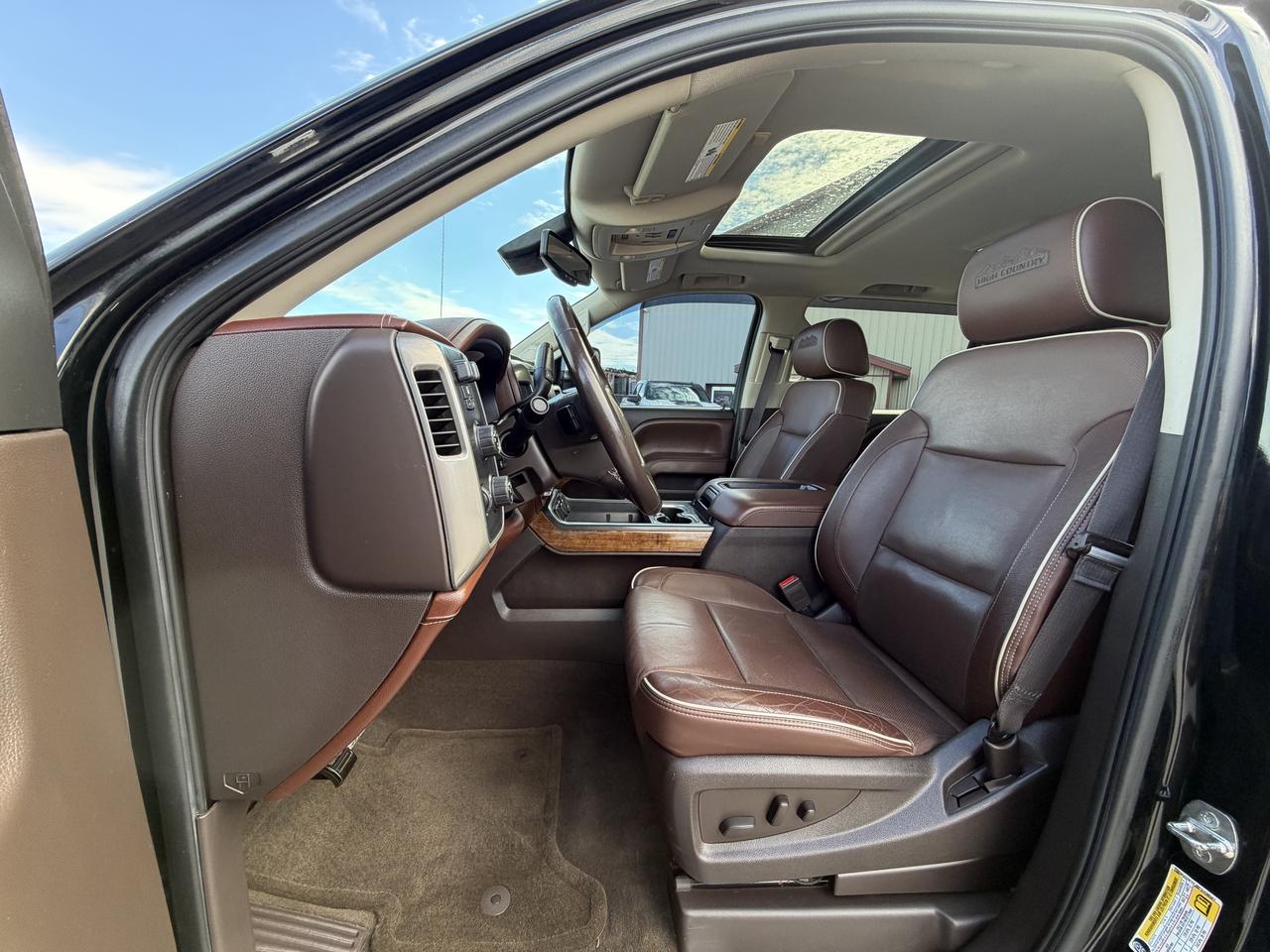 2015 Chevrolet Silverado 1500 4WD Crew Cab 143.5  High Country Photo