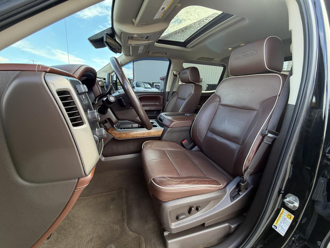 2015 Chevrolet Silverado 1500 4WD Crew Cab 143.5  High Country Photo