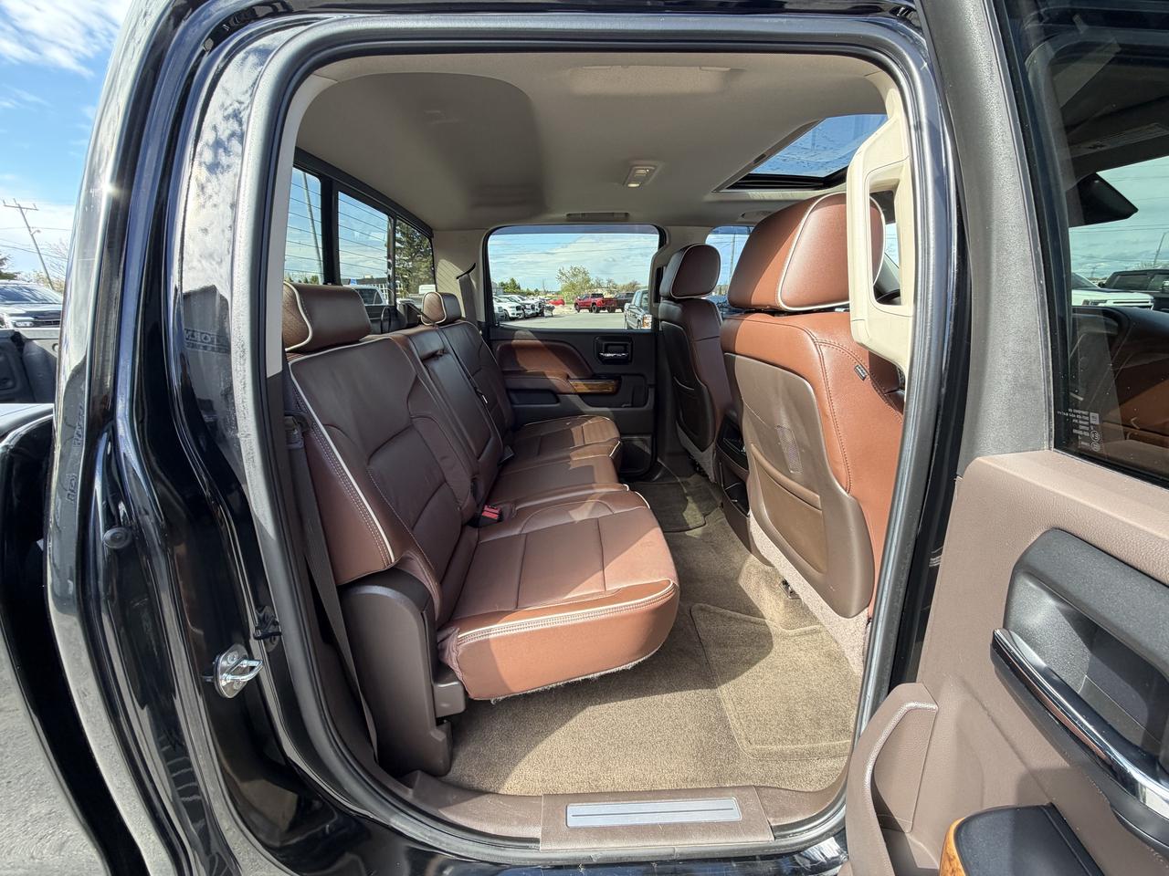 2015 Chevrolet Silverado 1500 4WD Crew Cab 143.5  High Country Photo