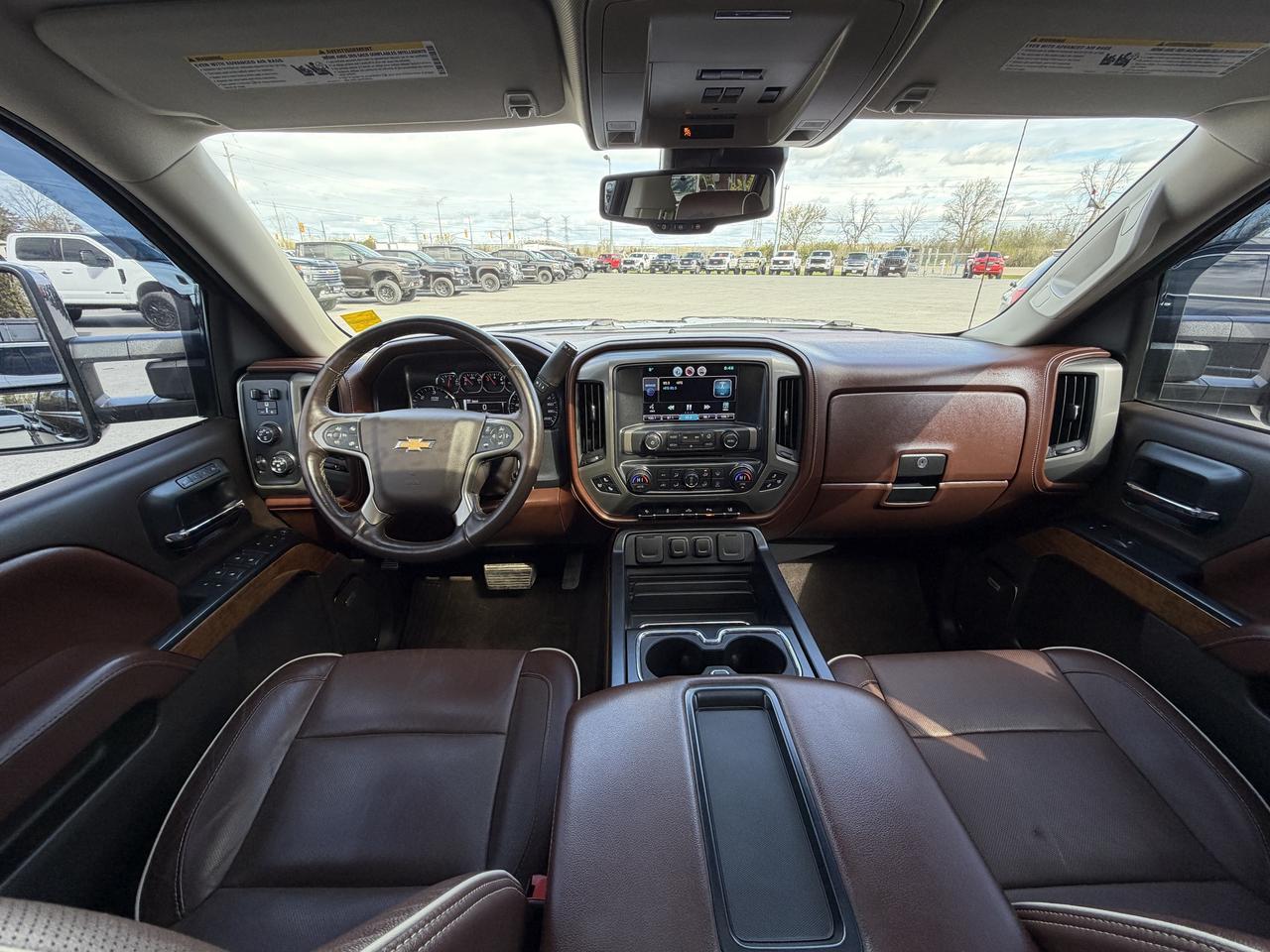 2015 Chevrolet Silverado 1500 4WD Crew Cab 143.5  High Country Photo