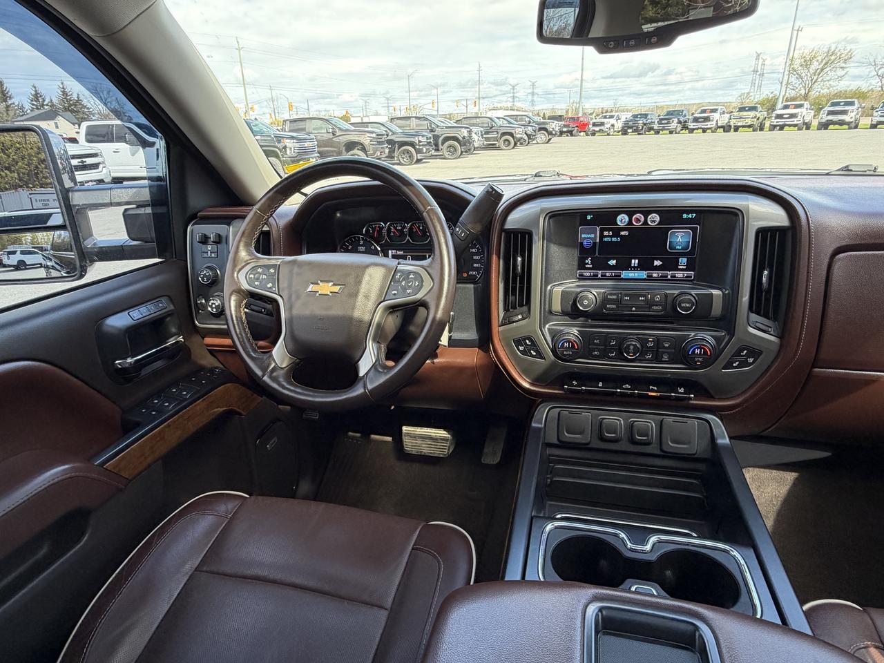 2015 Chevrolet Silverado 1500 4WD Crew Cab 143.5  High Country Photo