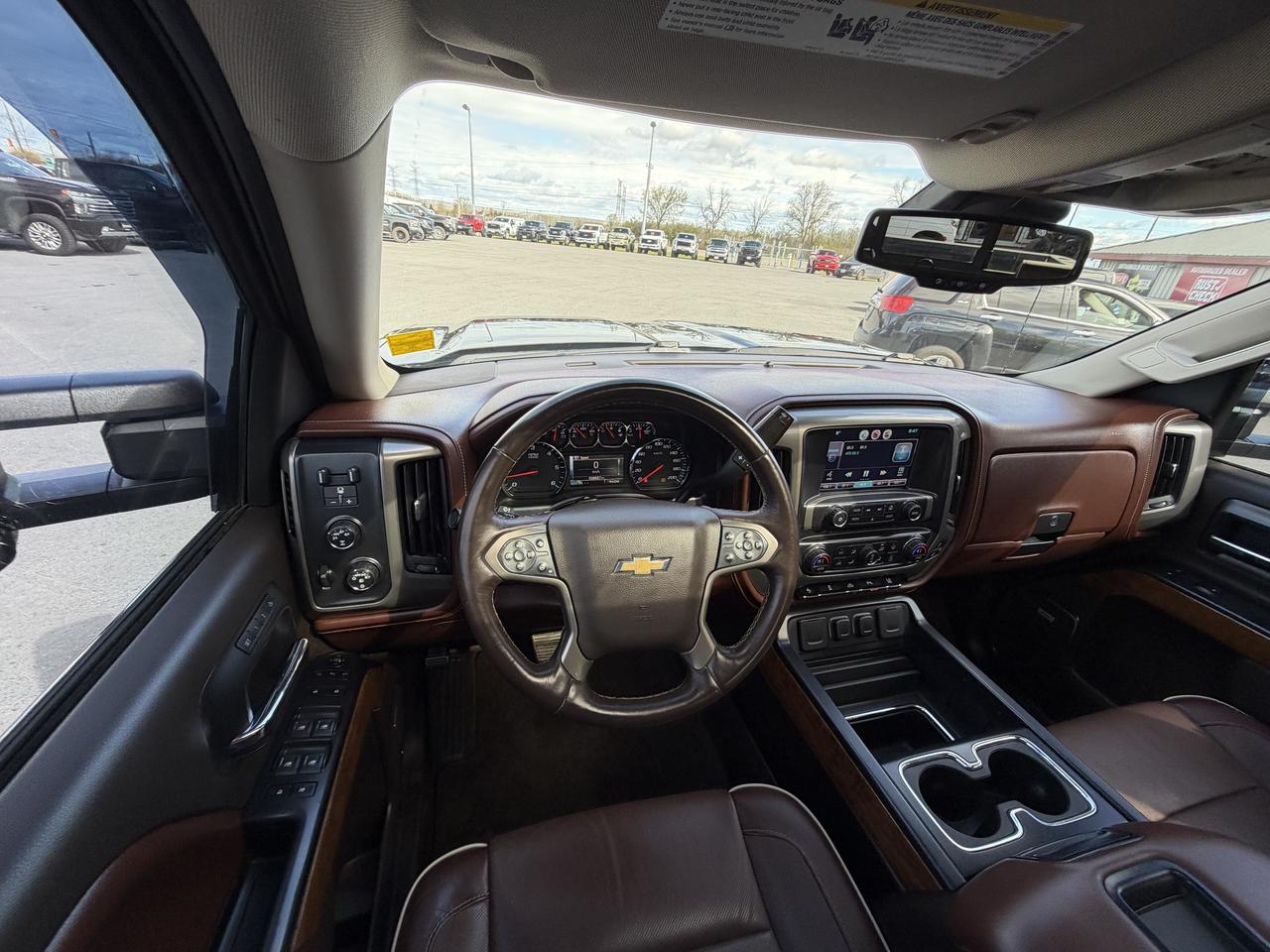 2015 Chevrolet Silverado 1500 4WD Crew Cab 143.5  High Country Photo
