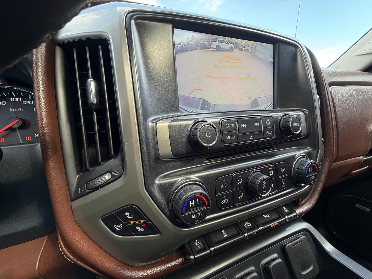 2015 Chevrolet Silverado 1500 4WD Crew Cab 143.5  High Country Photo