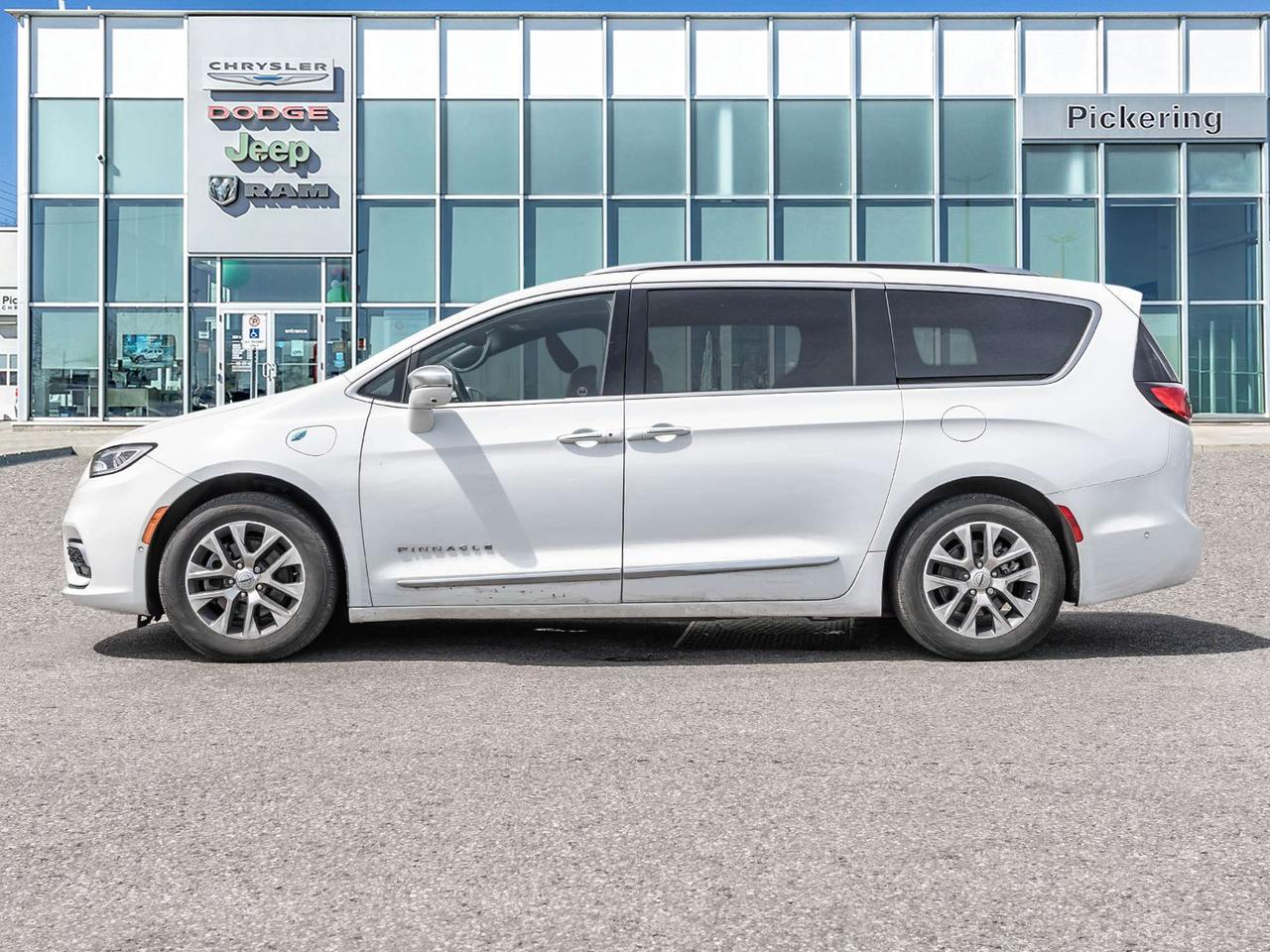 2024 Chrysler Pacifica PINNACLE  HYBRID  LOW KMS Photo2