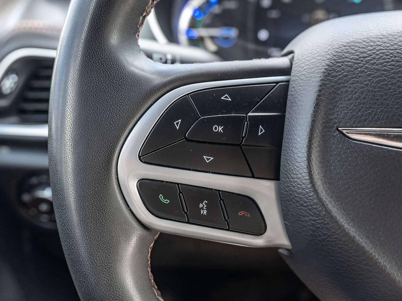 2024 Chrysler Pacifica PINNACLE  HYBRID  LOW KMS Photo
