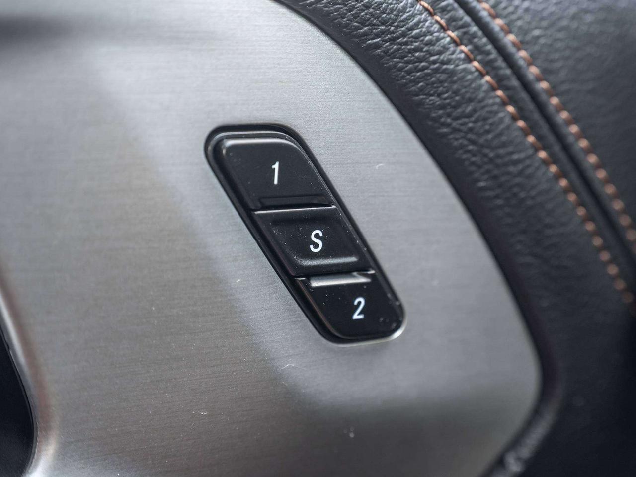 2024 Chrysler Pacifica PINNACLE  HYBRID  LOW KMS Photo