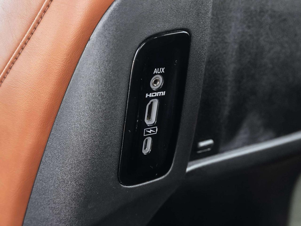 2024 Chrysler Pacifica PINNACLE  HYBRID  LOW KMS Photo