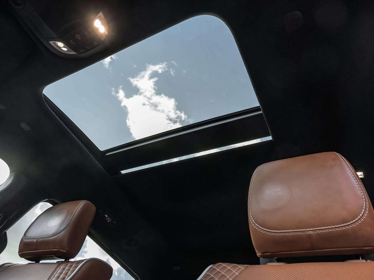 2024 Chrysler Pacifica PINNACLE  HYBRID  LOW KMS Photo