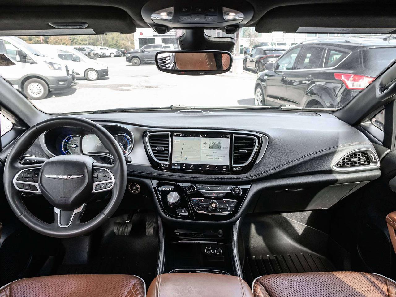 2024 Chrysler Pacifica PINNACLE  HYBRID  LOW KMS Photo