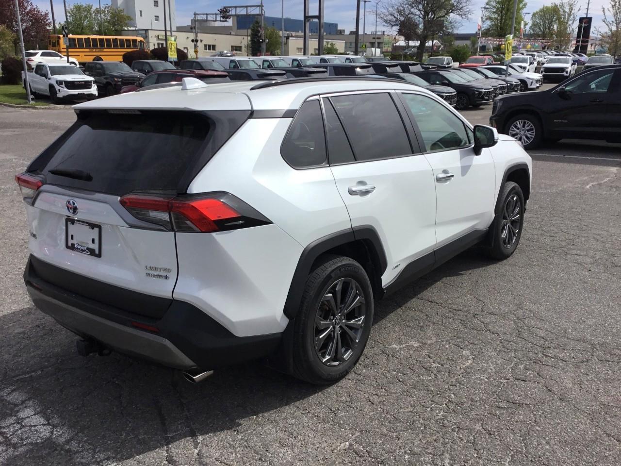 2023 Toyota RAV4 Hybrid Limited Photo4