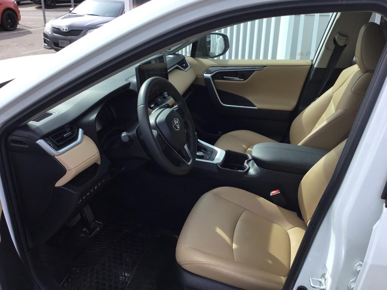 2023 Toyota RAV4 Hybrid Limited Photo