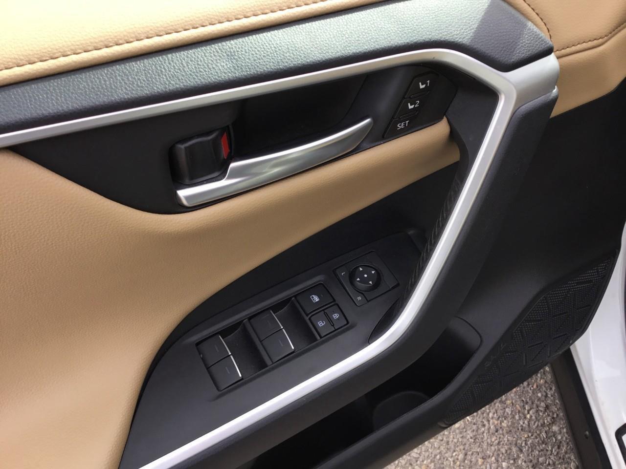 2023 Toyota RAV4 Hybrid Limited Photo